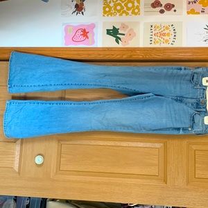 Universal Thread High Rise Flare (light wash) 💙